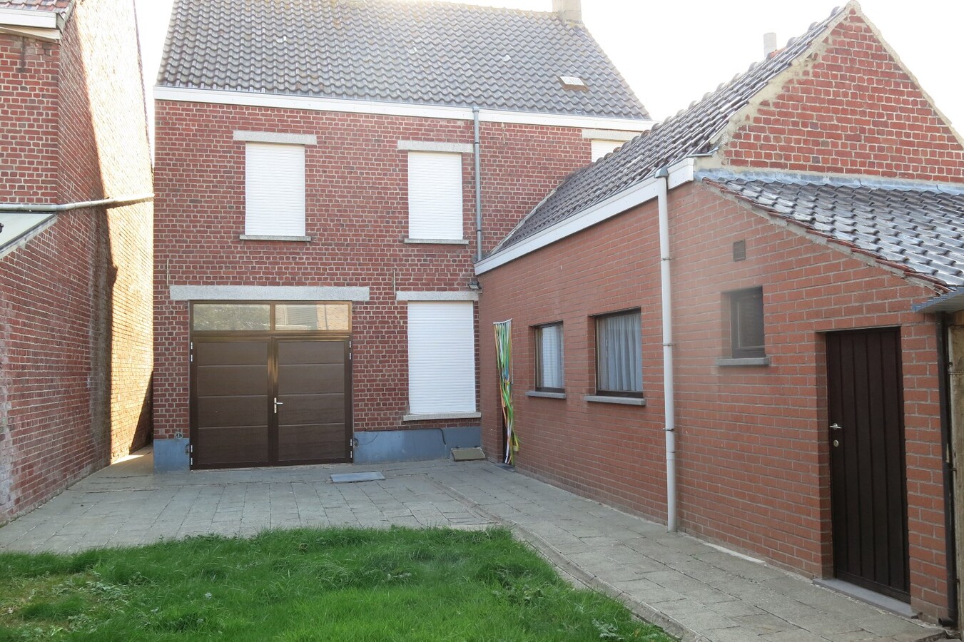 Verrassend ruime woning met grote garage op een boogscheut van het centrum 