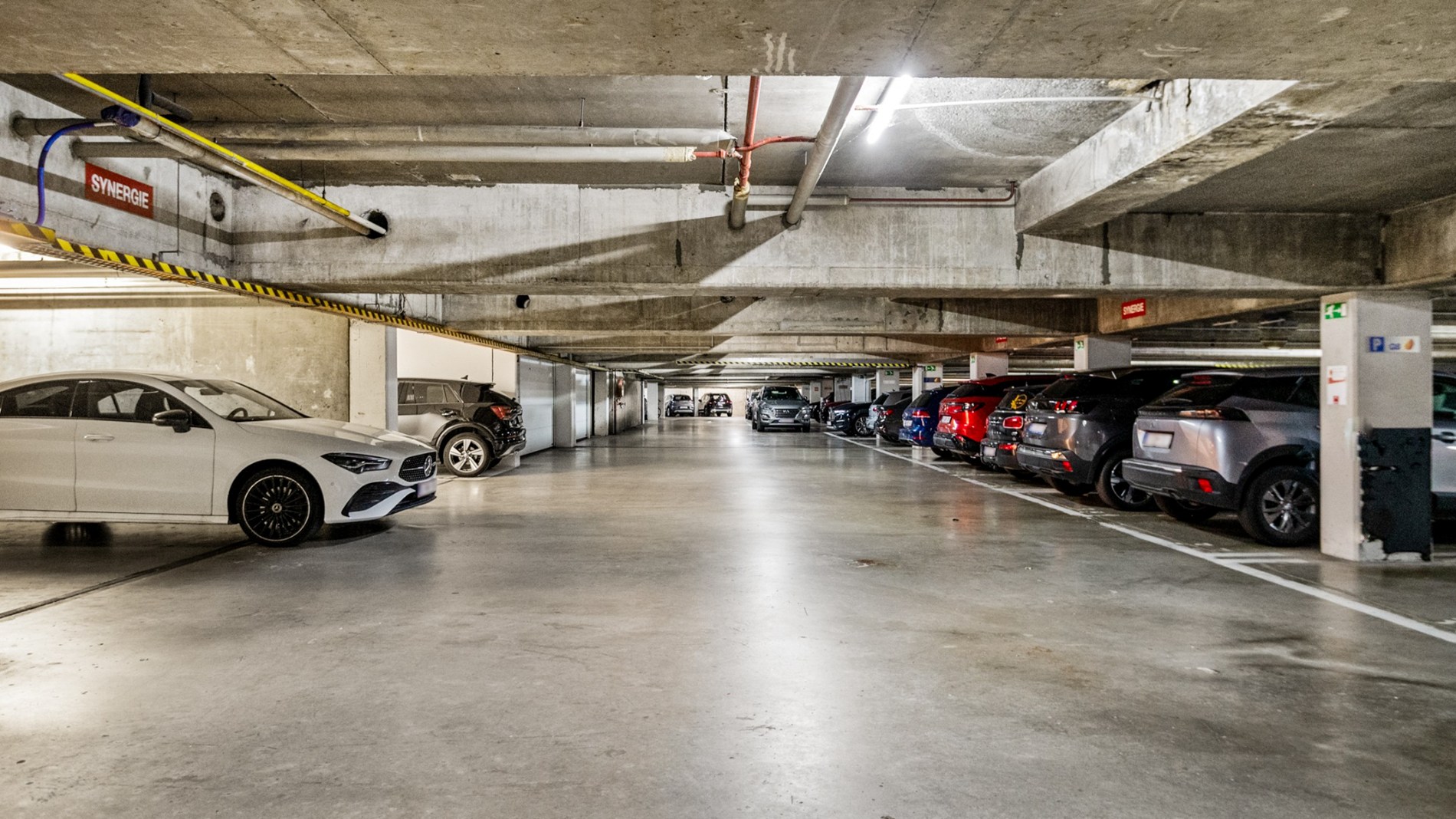 Gelijkvloerse kantoren te koop langs Singel in Antwerpen