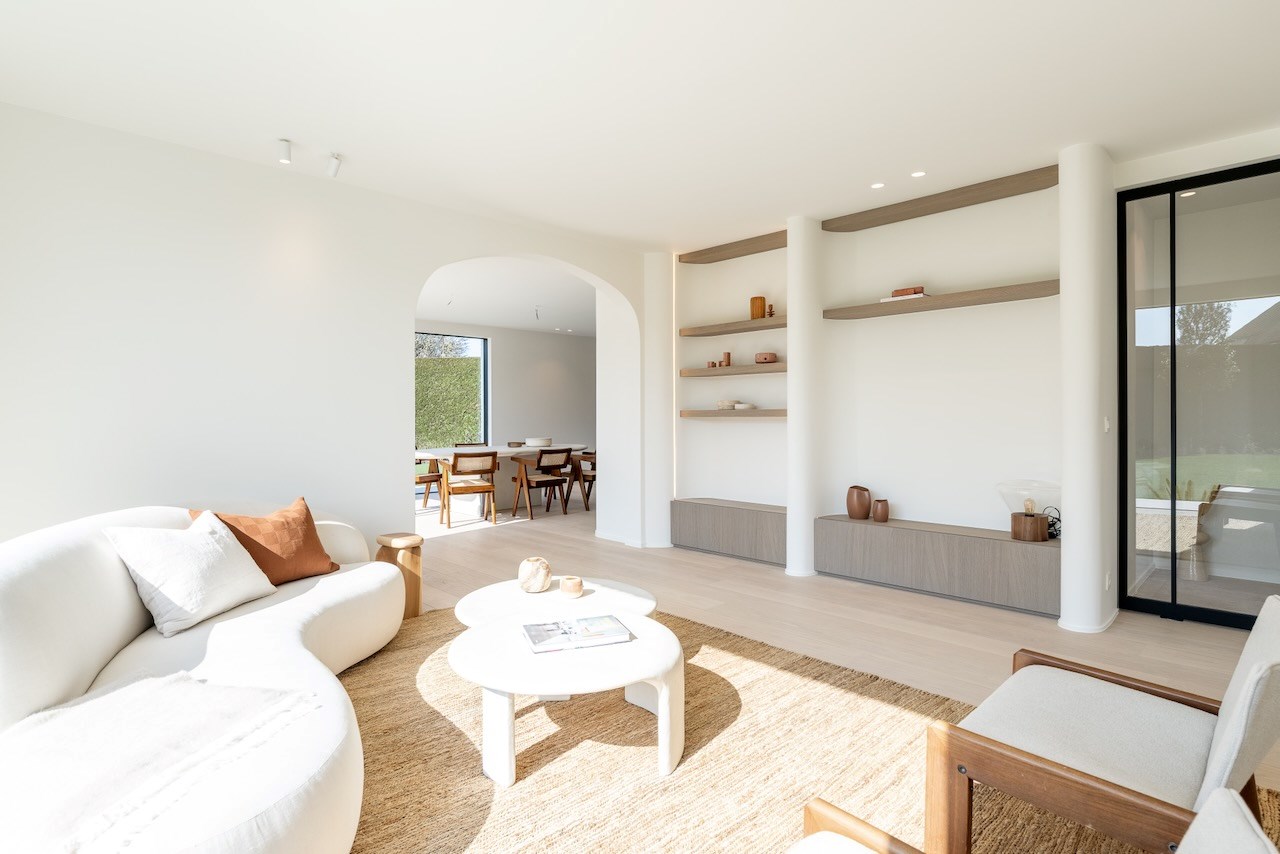 Cette magnifique maison individuelle rénovée avec une allée située dans un quartier calme à Knokke, offre tout ce dont vous avez besoin pour vivre confortablement. 