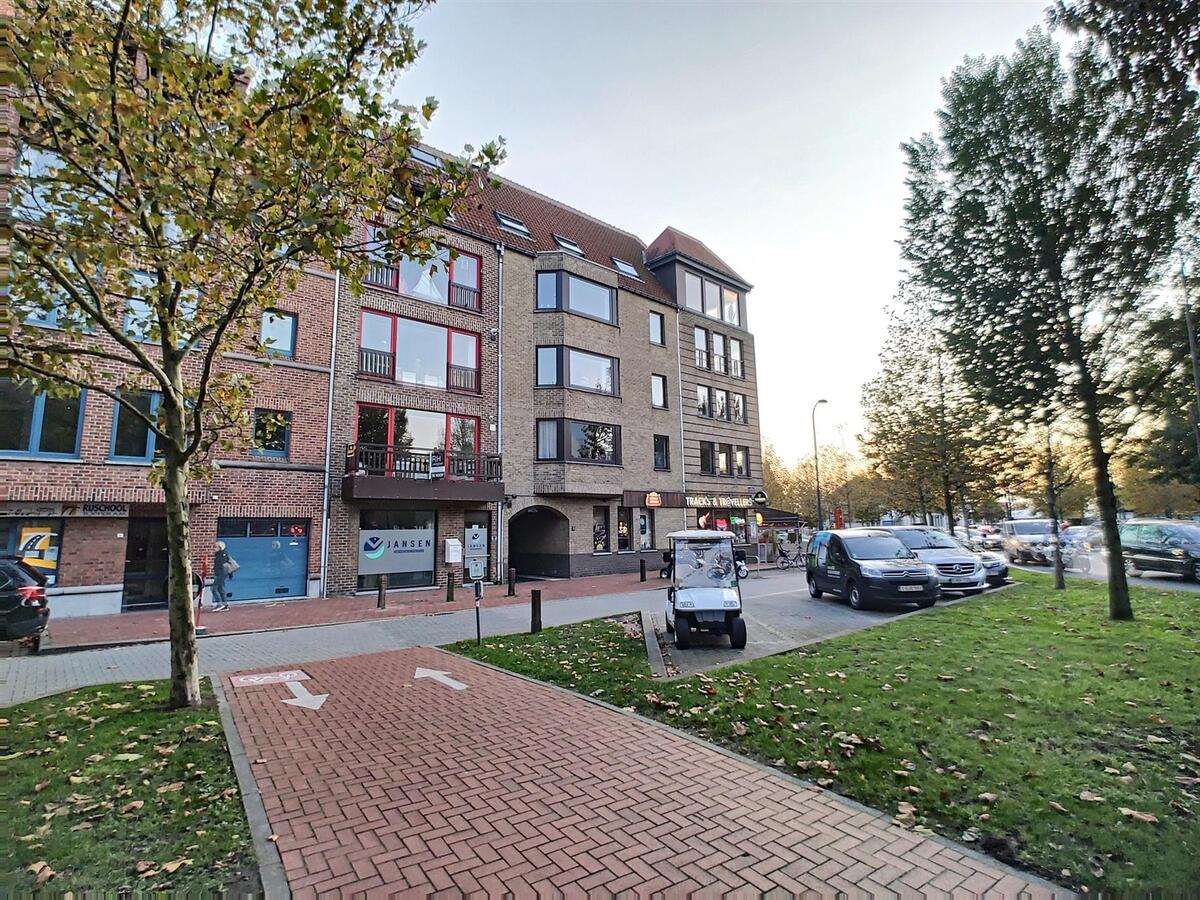 Instapklaar, ruim appartement met terras - Knokke 