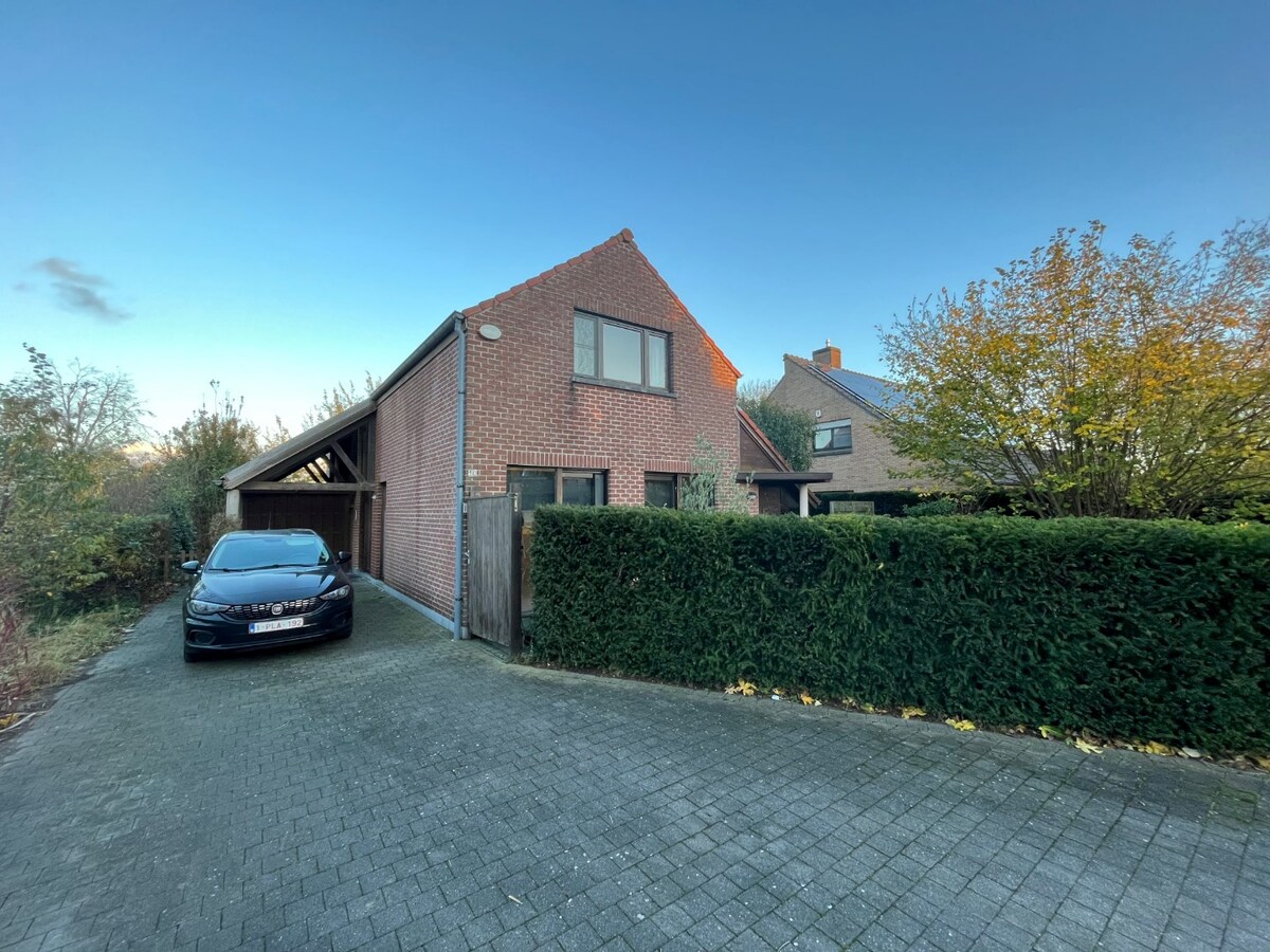 Ruime gezinswoning nabij centrum Deinze 