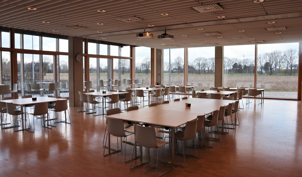 Duurzaam kantoorgebouw met faciliteiten aan R14 in Geel