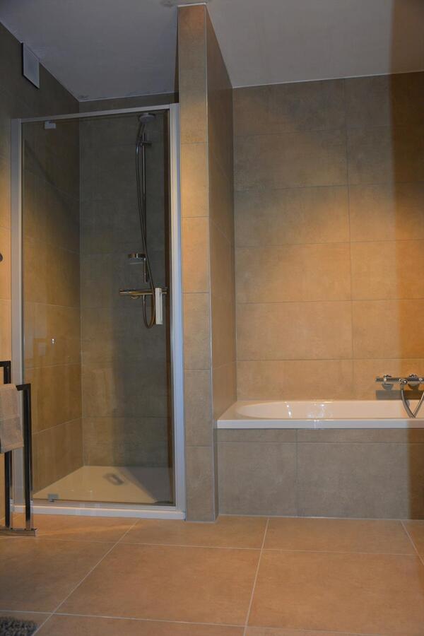 Nieuwbouwproject met zicht op het water 