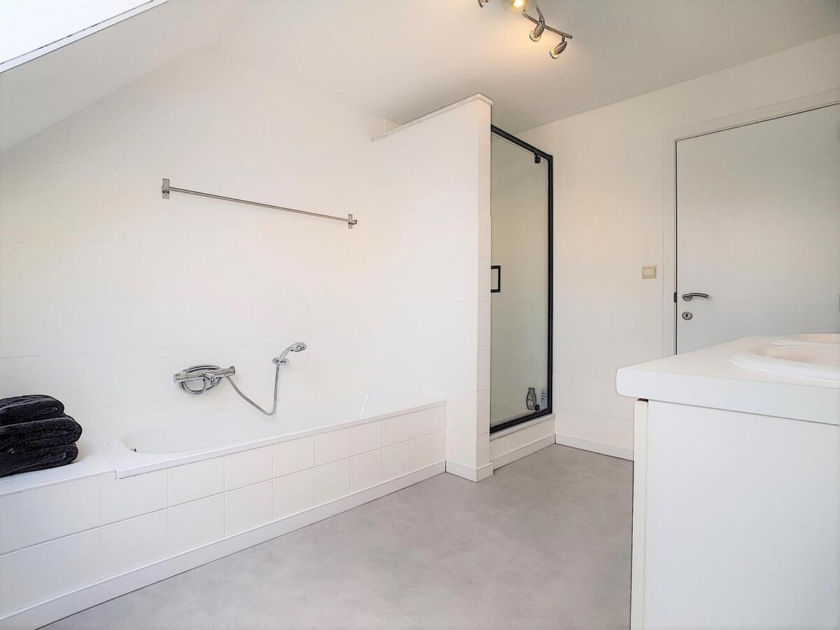 Halfopen gezinswoning in rustige woonwijk - Dudzele 