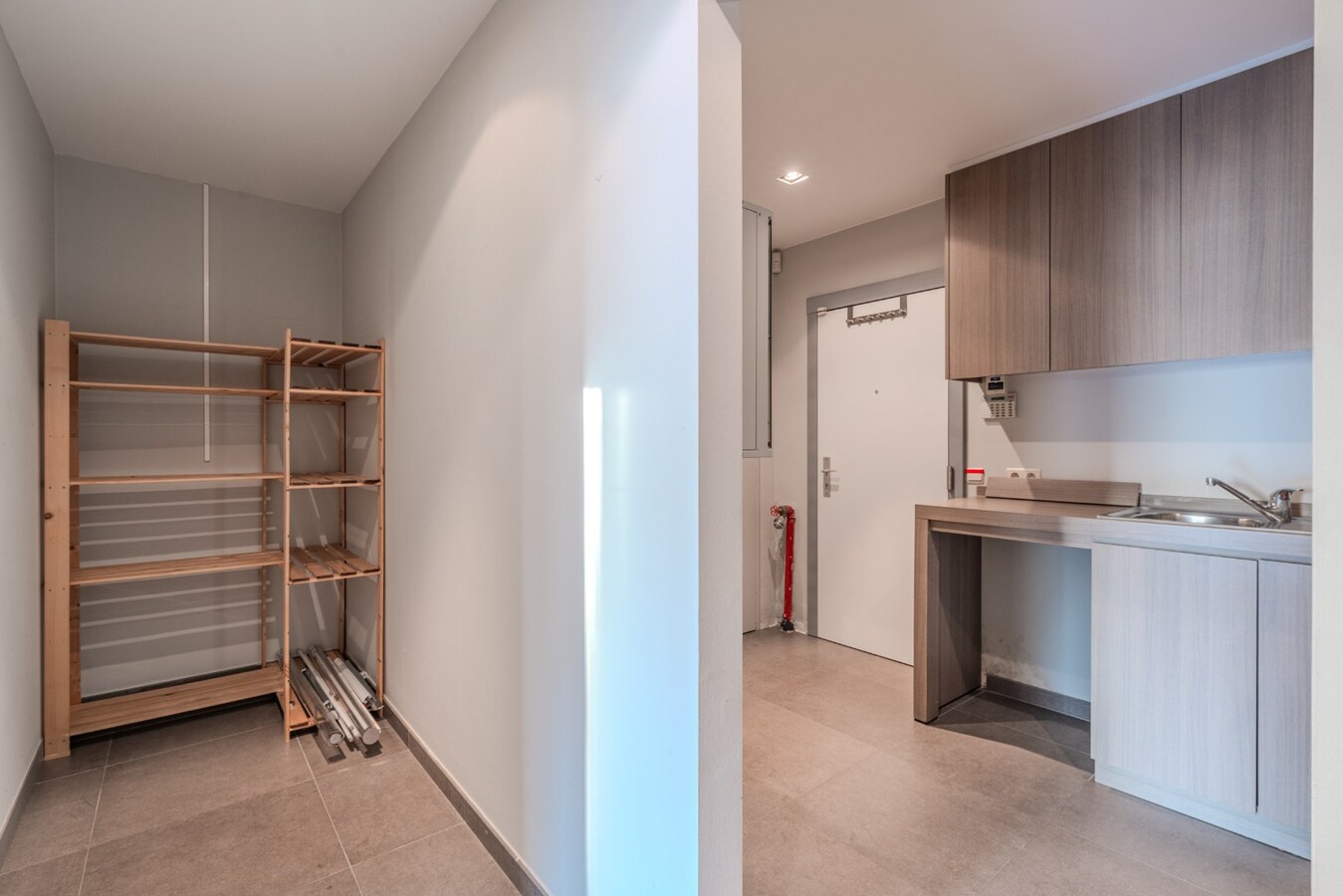 Standingvol handelspand op topligging in Nieuwpoort-Bad 