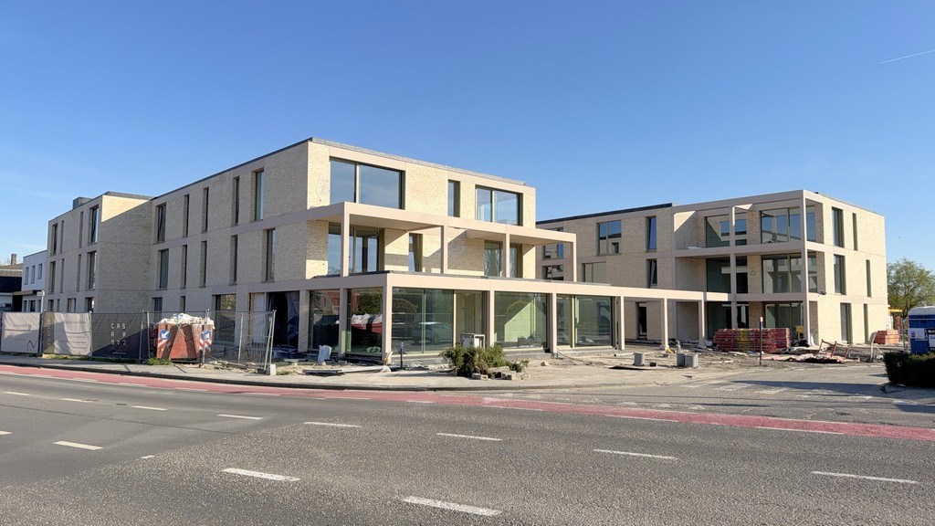 Nieuwbouw commercieel gelijkvloers te koop aan station Eke-Nazareth