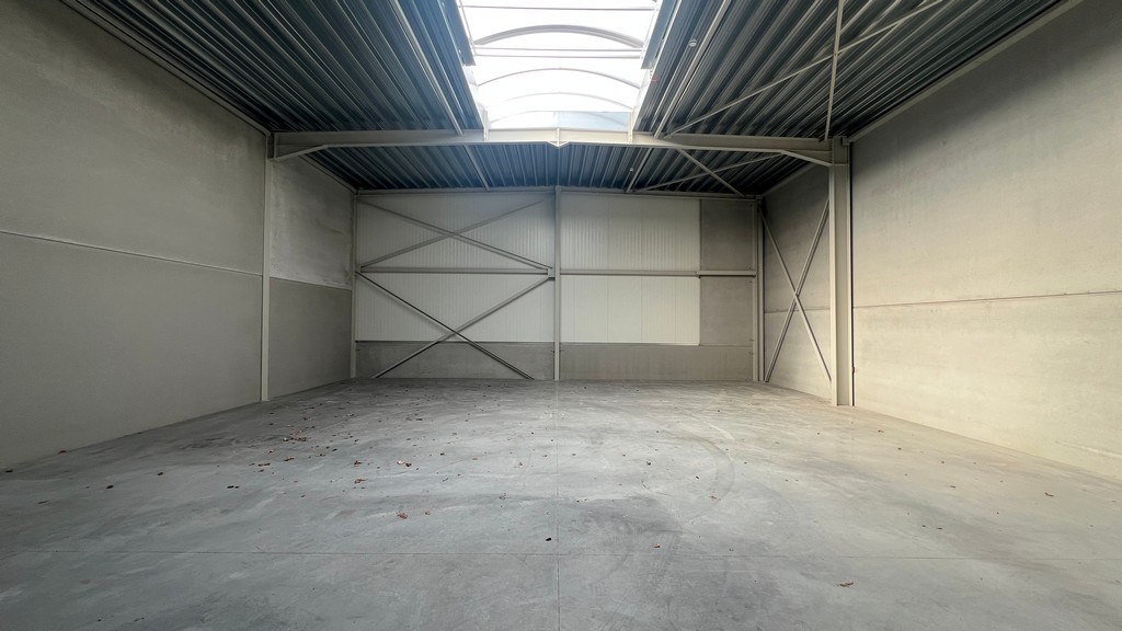 Nieuwbouw magazijnen en showroom te koop in MG Park Arsela in Tielt