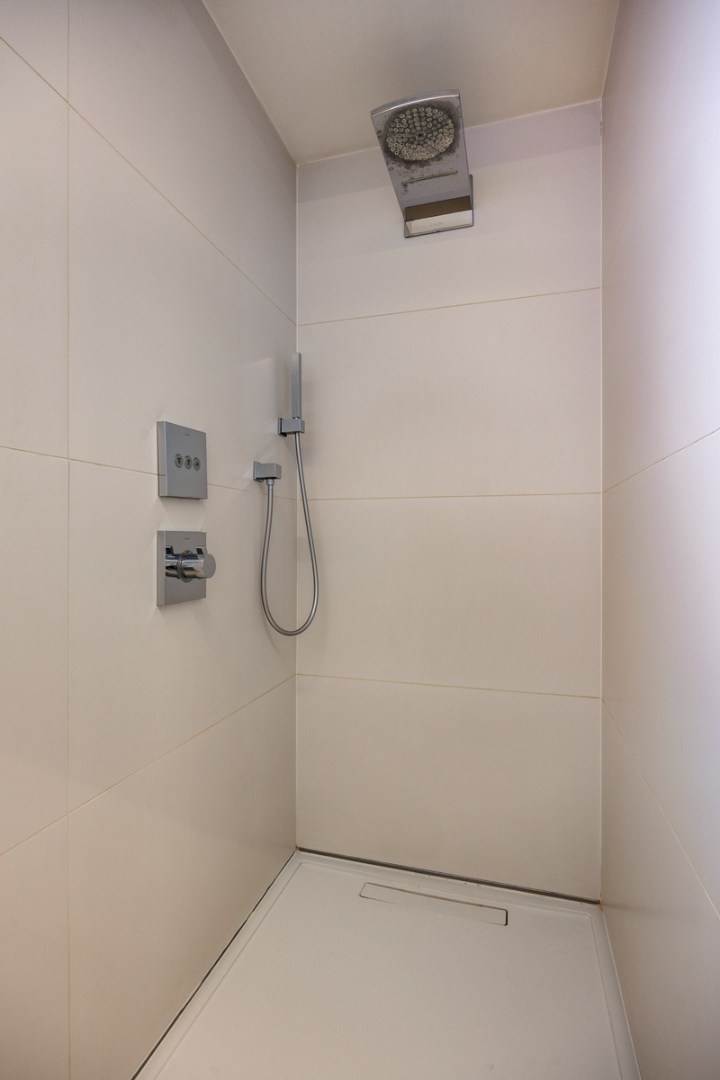 Instapklare penthouse met 2 slaapkamers en terras van 60m² , 4 kelders en garagebox in Korbeek-Lo! – EPC 199 kWh/m² - bewoonbare opp. 131 m² 