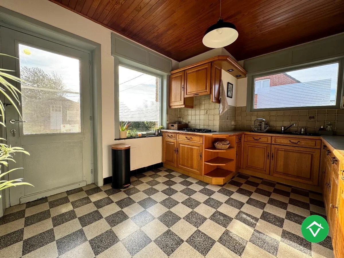 Halfopen bebouwing met 3 slaapkamers en een garage te Koekelare 