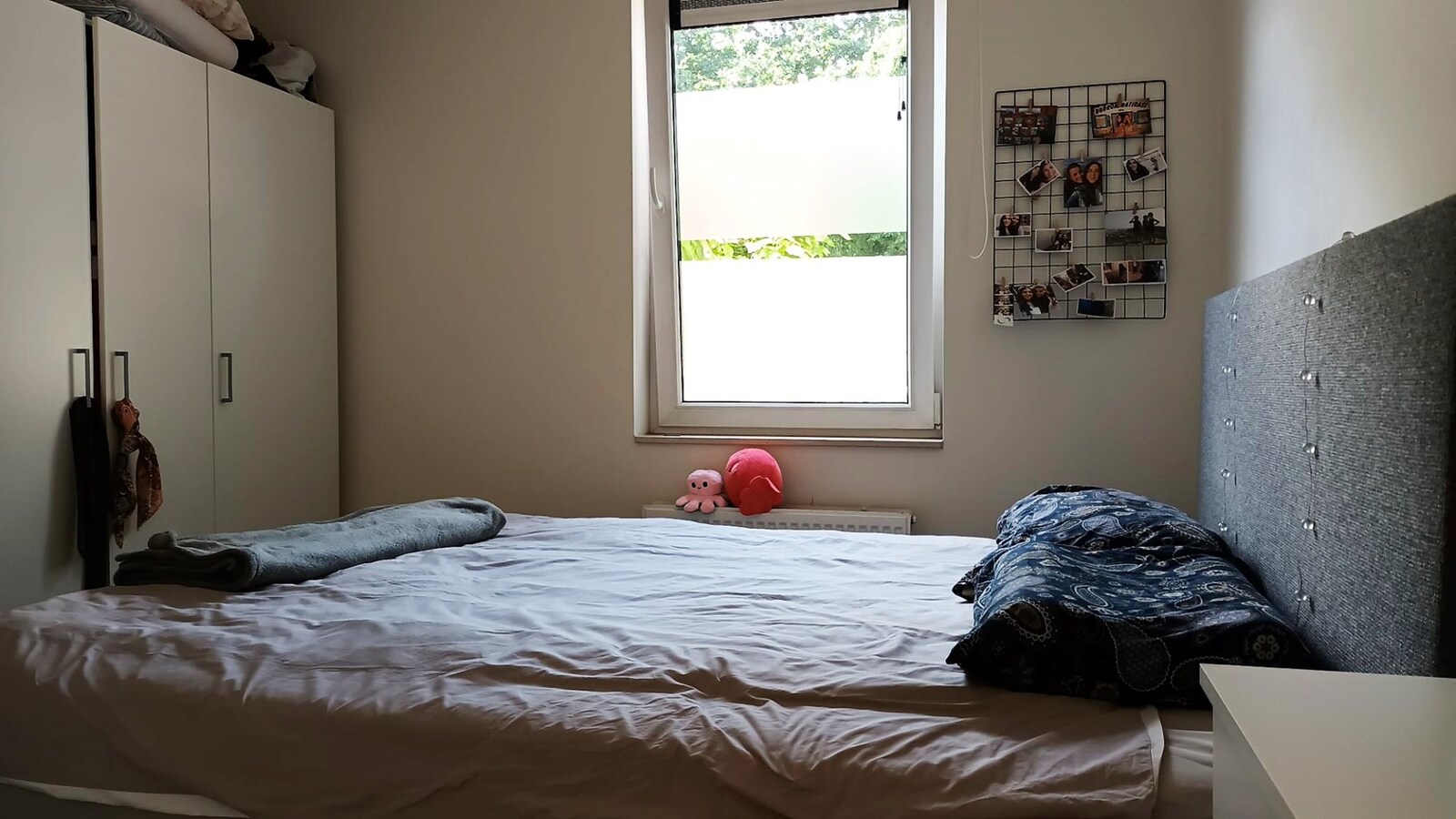 Modern gelijkvloers appartement met terras en garagebox. 