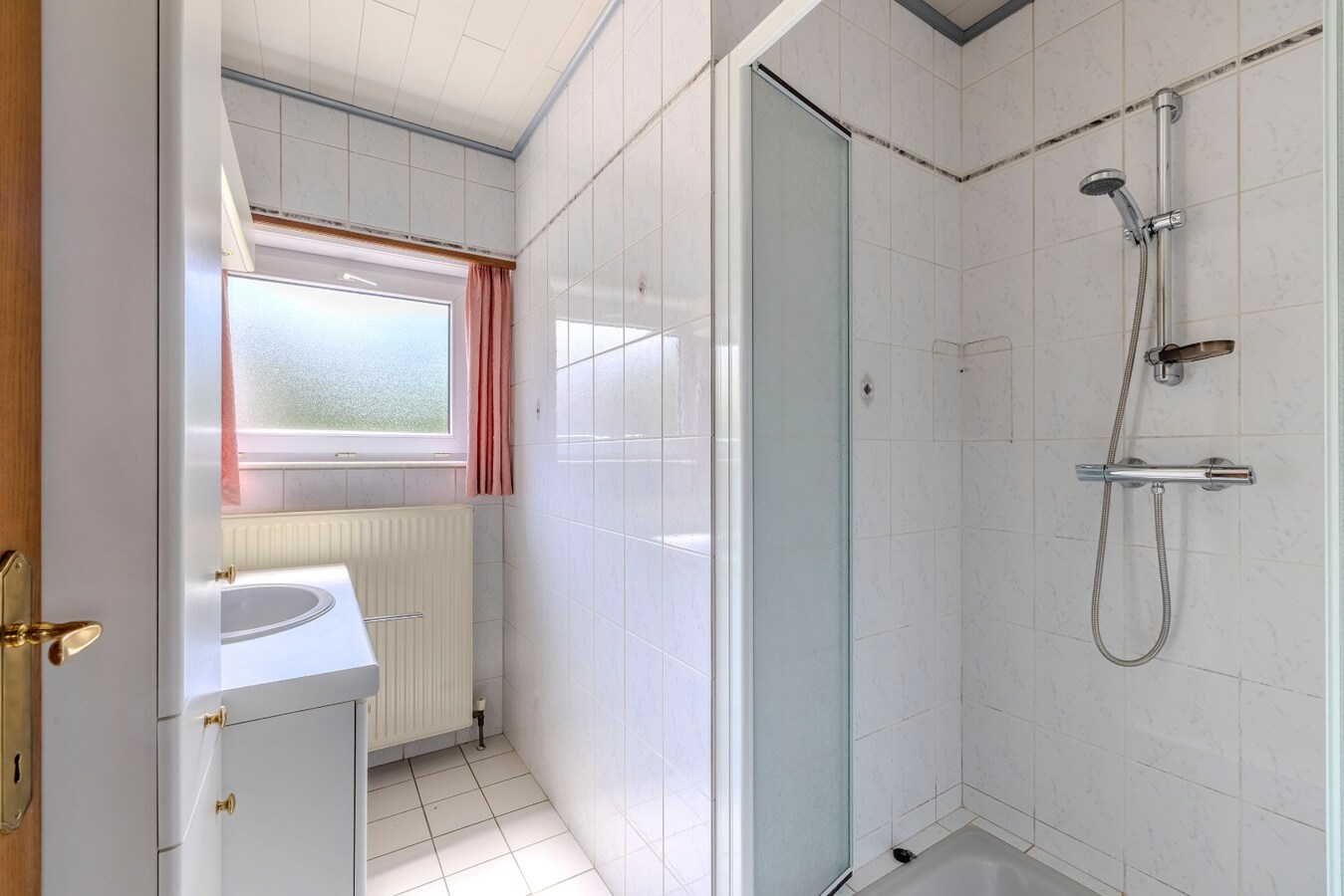 Instapklaar landhuis met mooi aangelegde tuinzone 