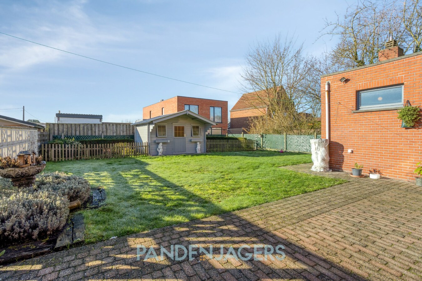 Ruime woning met 3 slaapkamers, garage en zuidgerichte tuin te Duffel-Oost 