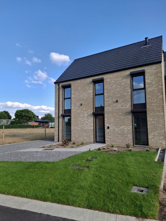 Instapklare BEN-woning met geothermische warmtepomp, passieve koeling en domotica 
