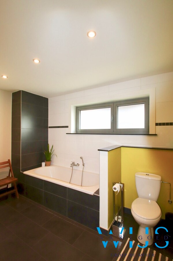 Mooie tijdloze en centraal gelegen open bebouwing 