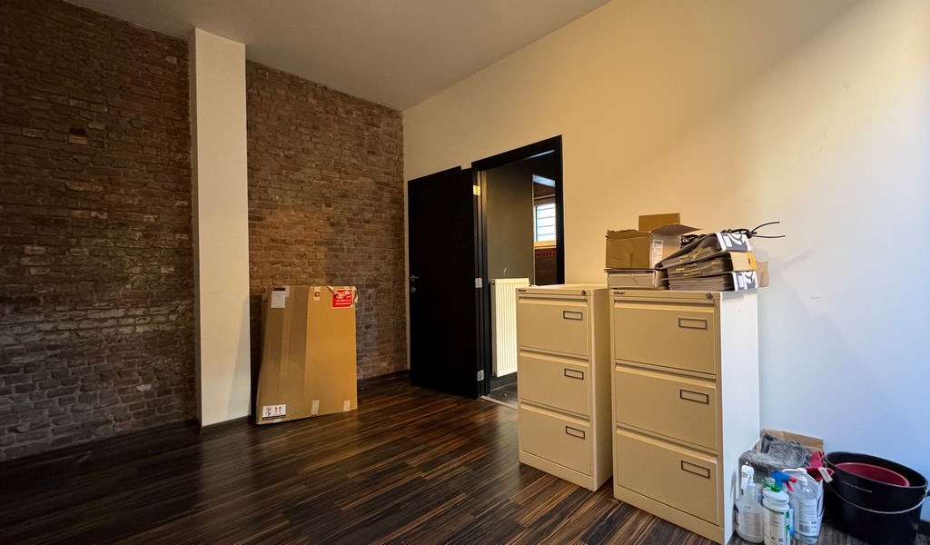 Kantoorruimte te huur op zichtlocatie langs N155 te Berchem