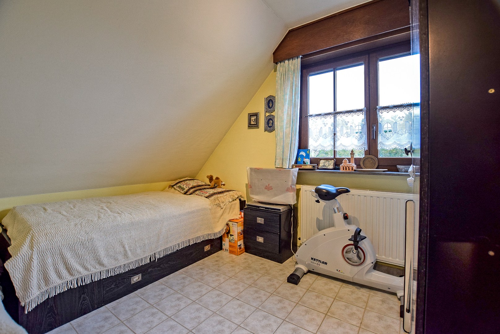 Praktische alleenstaande woning op 1198m² te centrum Veurne! 