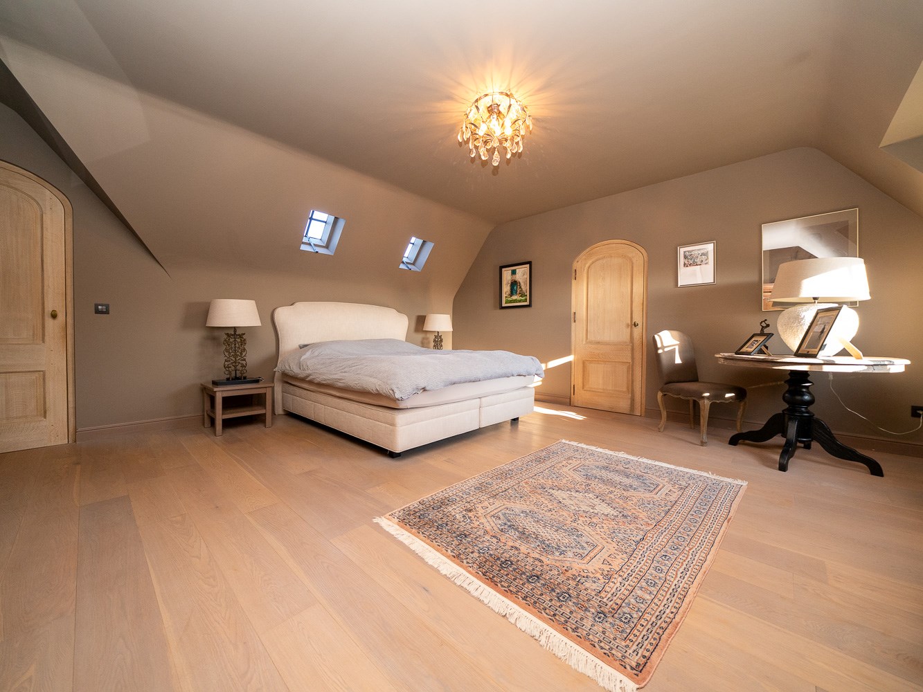 Unieke landelijke villa met zwembad en zicht op Pedevallei 