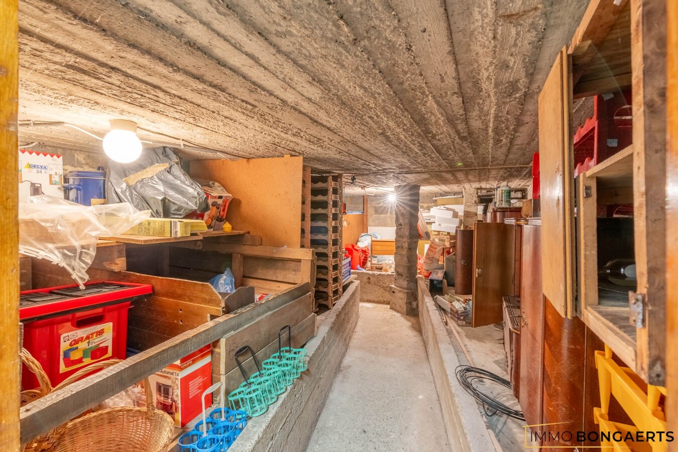 Rustig gelegen woning met tuin, garage en 3 slaapkamers. 