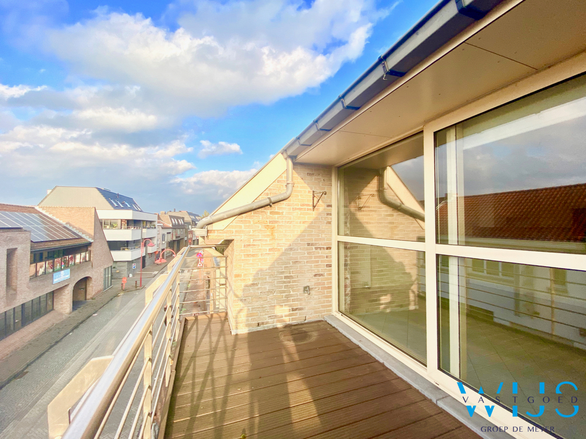 Instapklaar 3 slaapkamerappartement met garage in hartje Assenede ! 