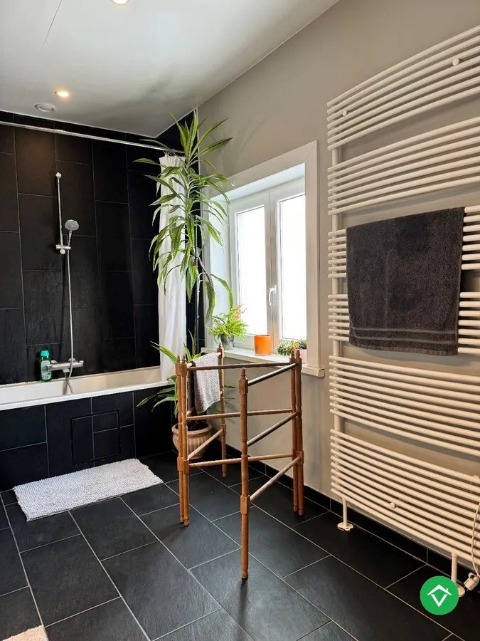 Halfopen bebouwing met 3 slaapkamers en een garage te Koekelare 