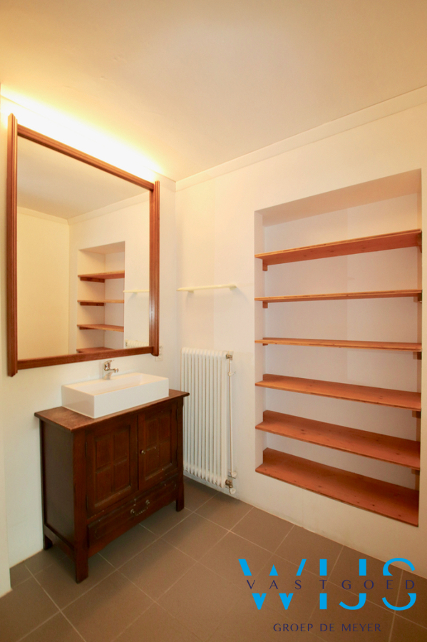 Instapklaar &amp; volwaardig appartement in Sint - Amandsberg 