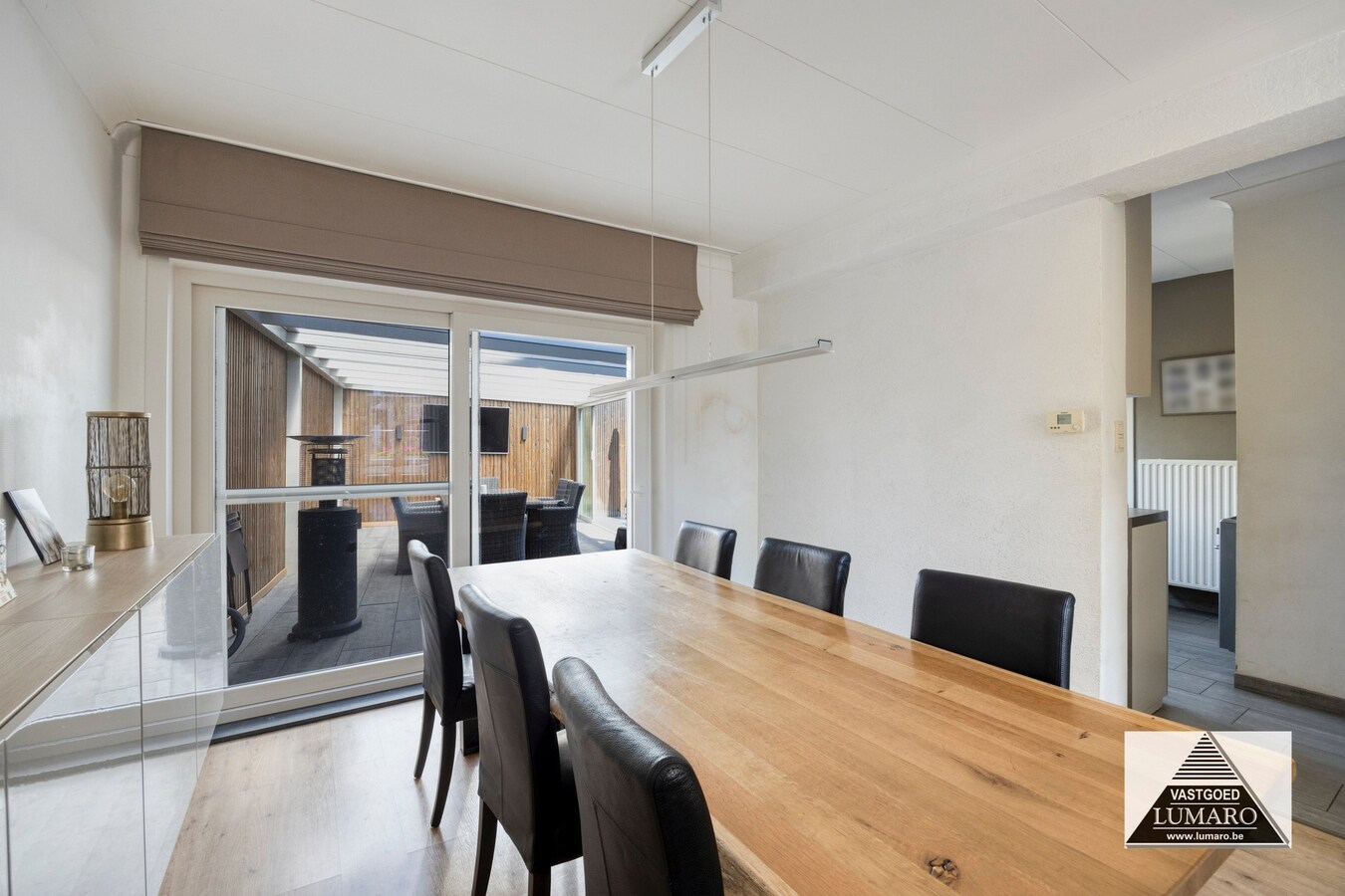 Charmant Leut : eigendom opgedeeld in 2 appartementen. Veranda,  2 garages. 