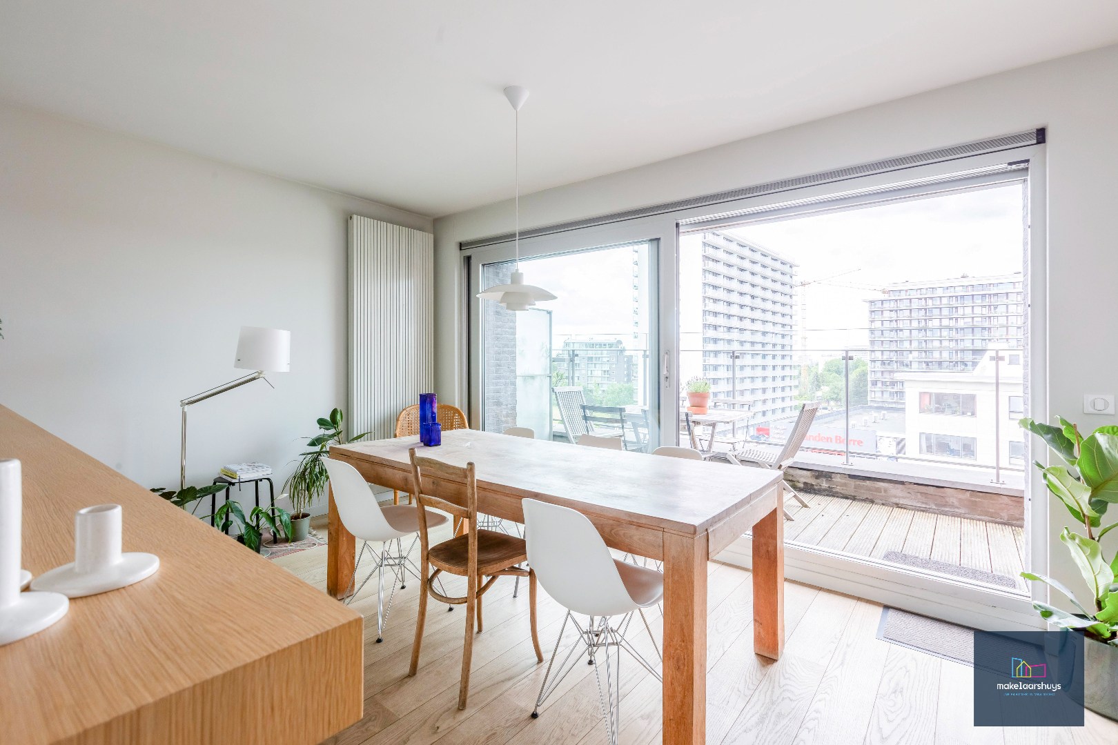 Schitterend dakapp. met 2-slp. terras en garage 