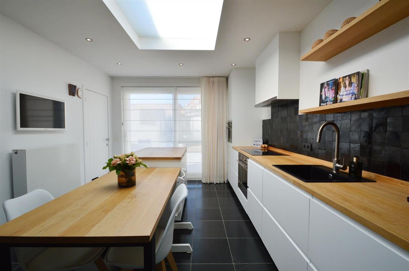 Klassevol gerenoveerde gezinswoning met tuin - Heist 