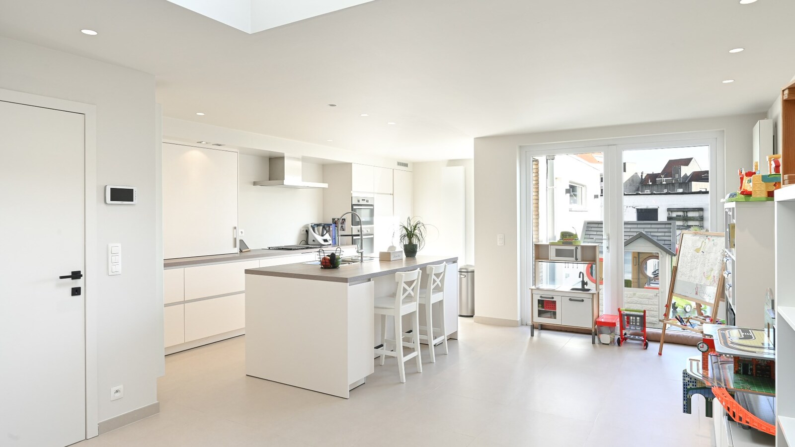 Knap gerenoveerde en ruime gezinswoning vlakbij het centrum &amp; strand 