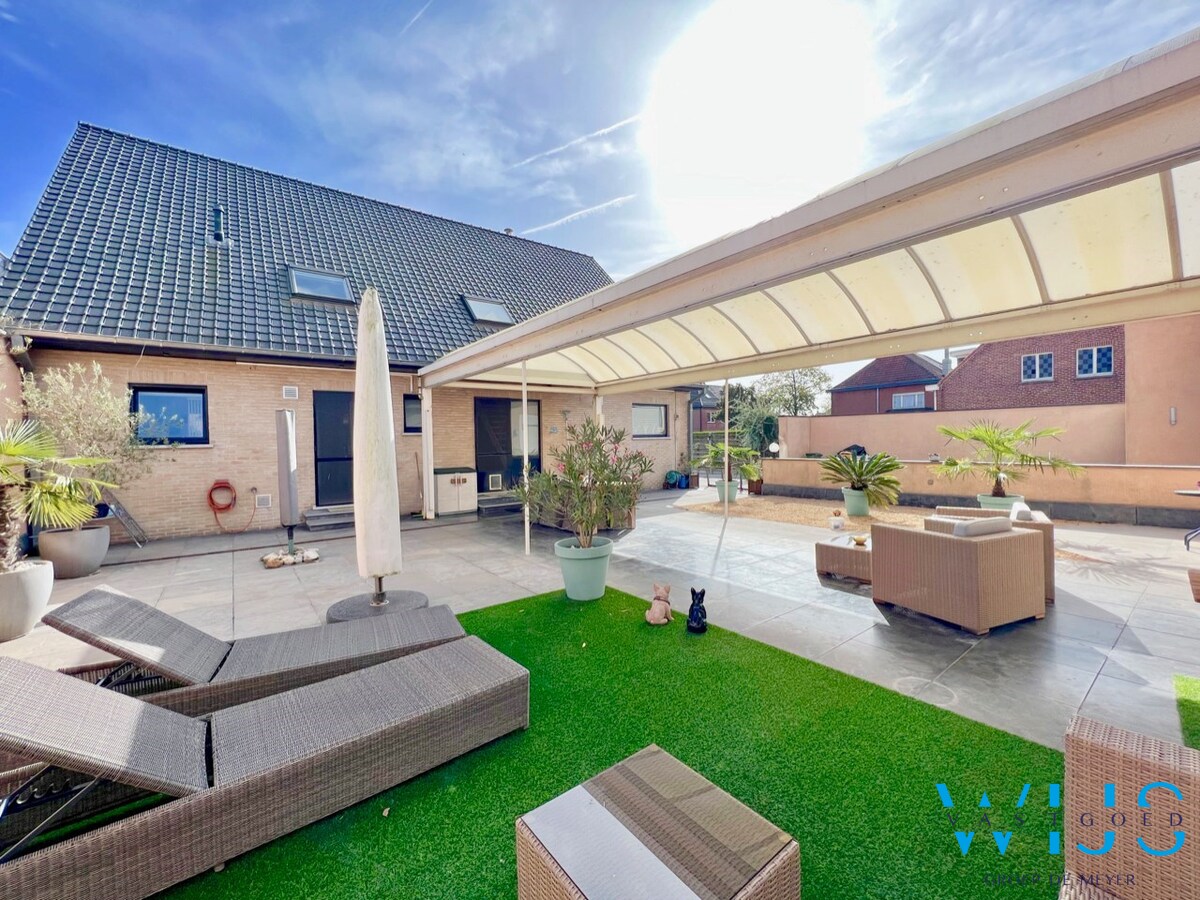 Multifunctioneel woonhuis met magazijn/praktijkruimte te ERTVELDE ! 