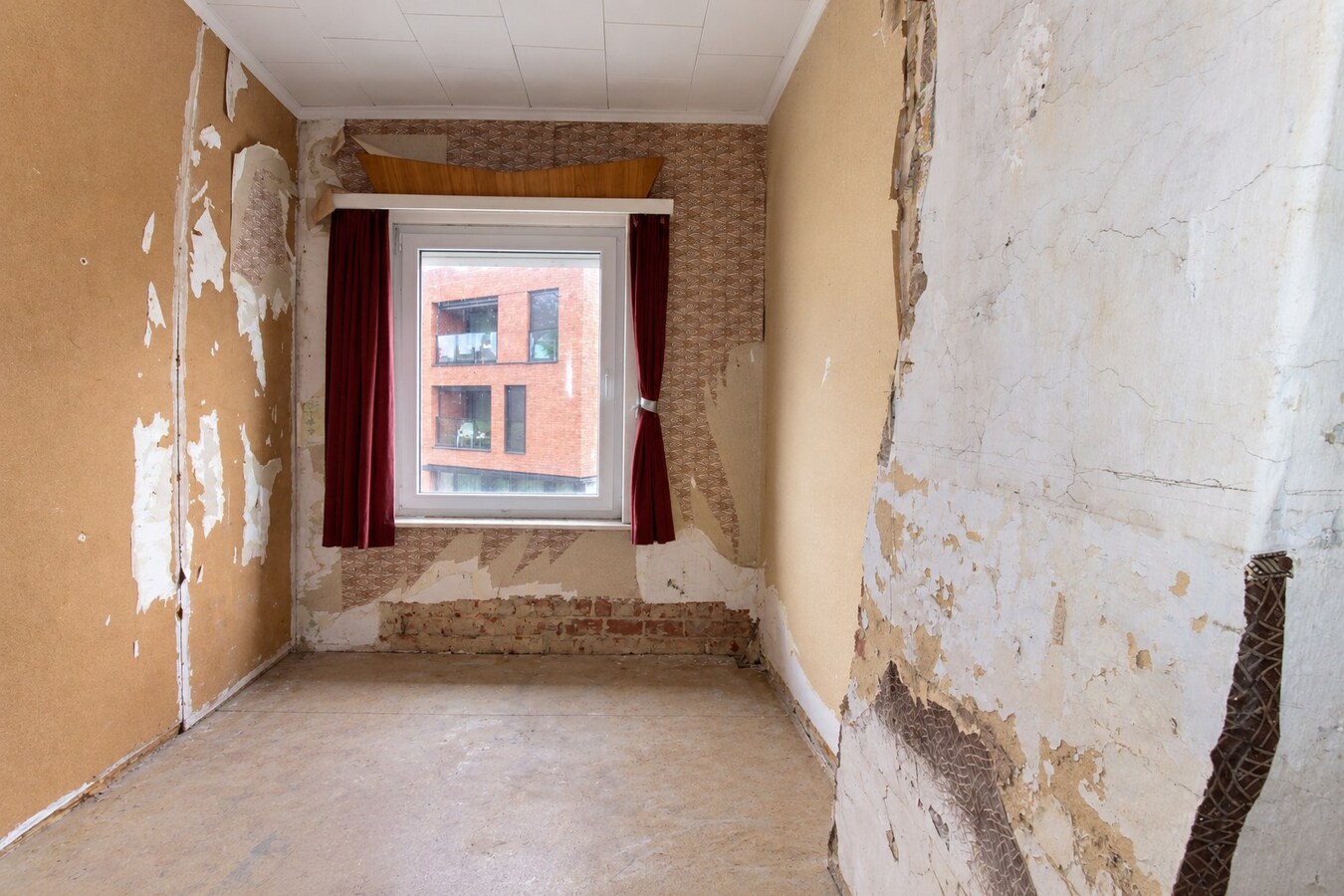 Volledig te renoveren woning met 3 slaapkamers op een toplocatie in het centrum van Sint-Niklaas! 