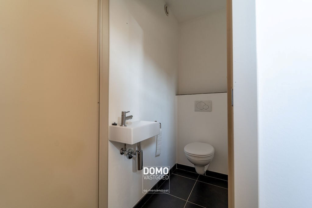 Wonen in alle rust: instapklare open bebouwing met ruime zonnige tuin te Stokrooie 