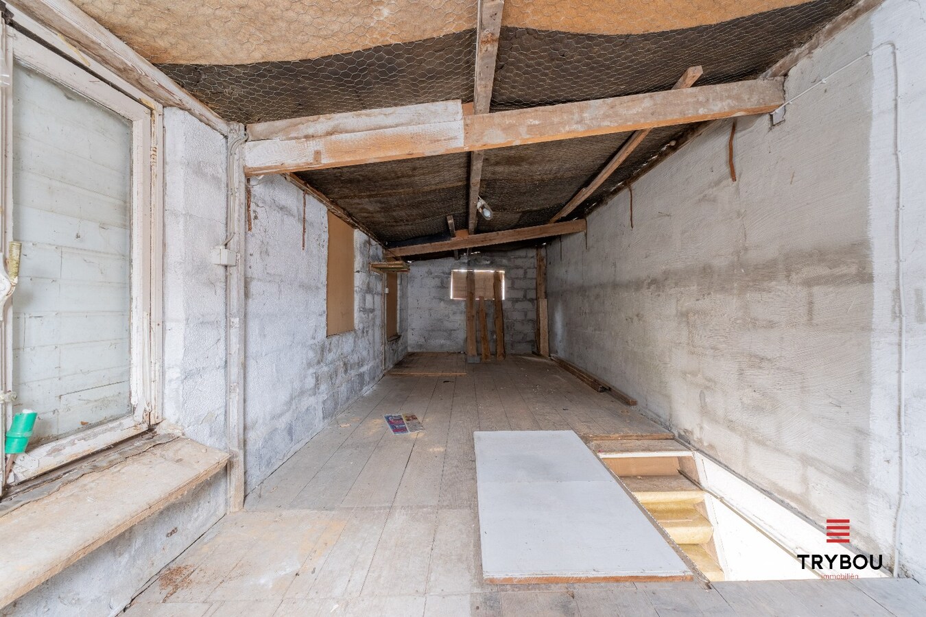 🏡 Te koop – te renoveren woning met veel potentieel in Houthulst 