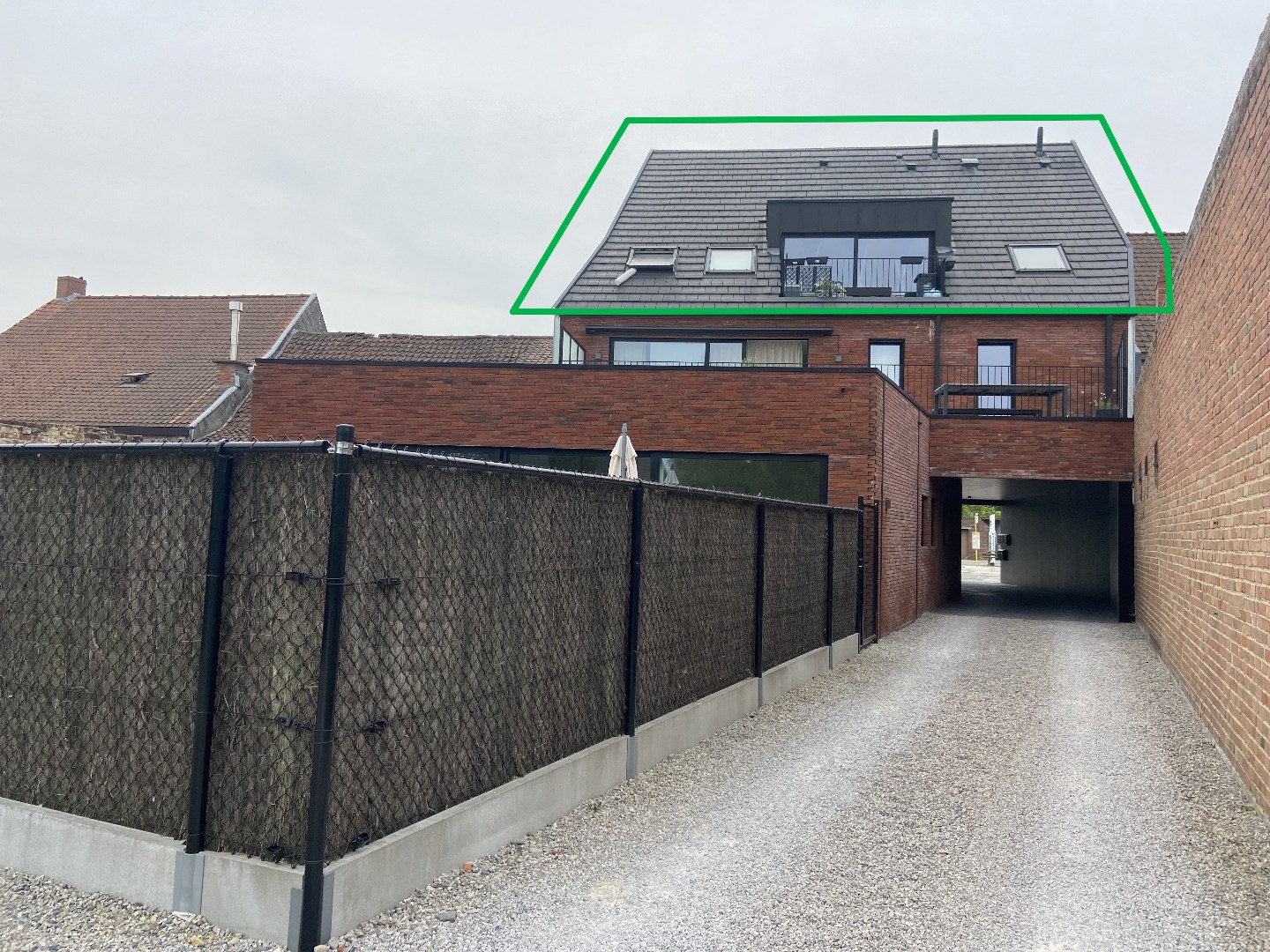 Nieuwbouw appartement met 2 slaapkamers en terras te Desselgem. 