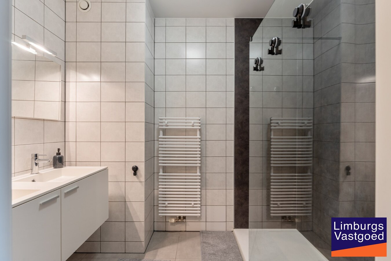 Modern appartement, 90m², ruim terras, 2 slpk, autostaanplaats + kelderberging 