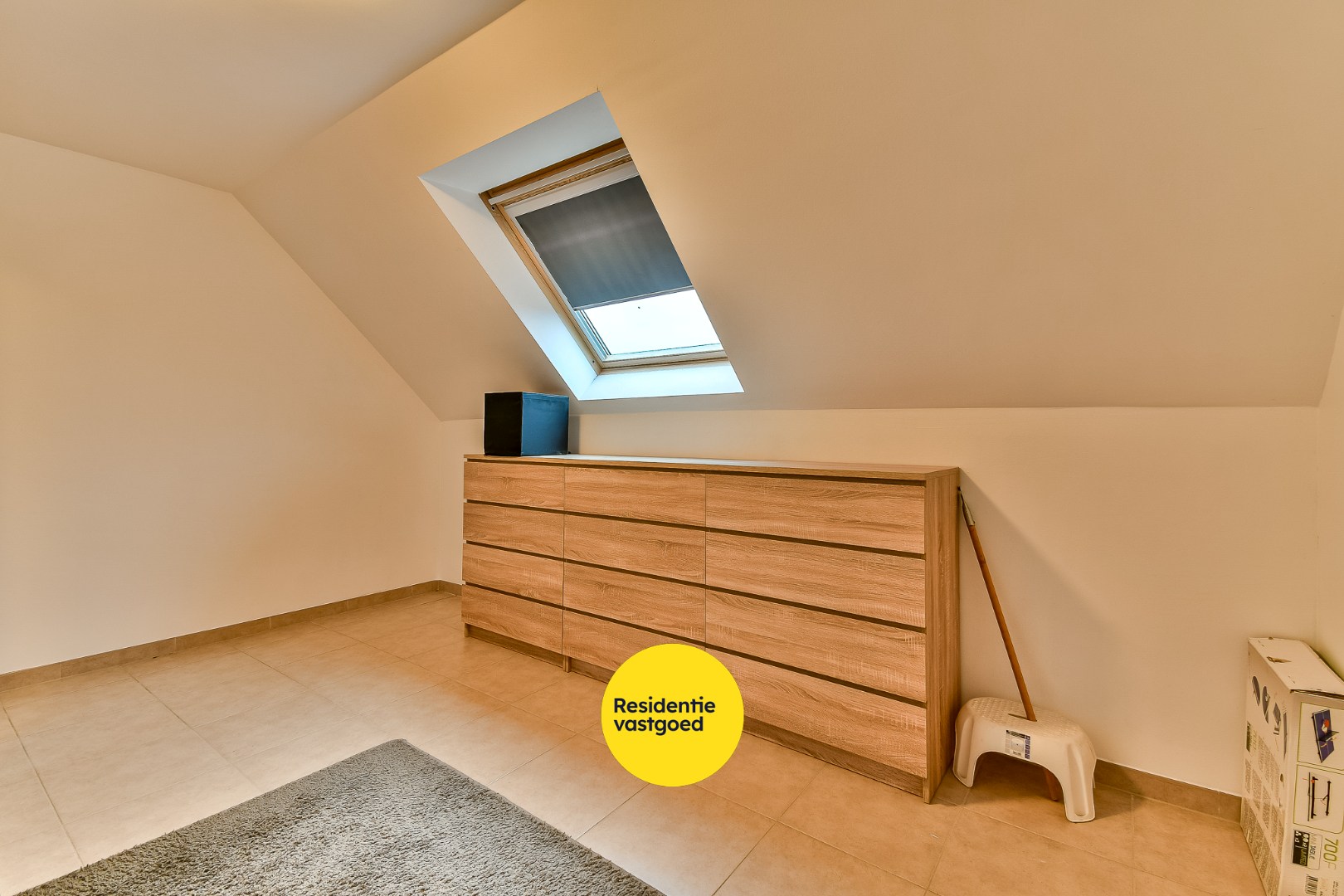 Bel-étagewoning met ruimte tuin te huur in Zandvoorde 