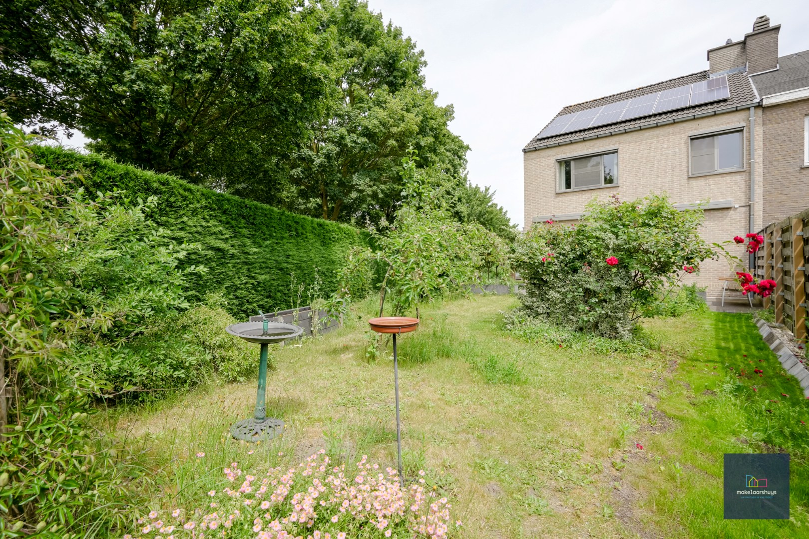 Ruime en  instapklare halfopen bebouwing met tuin 