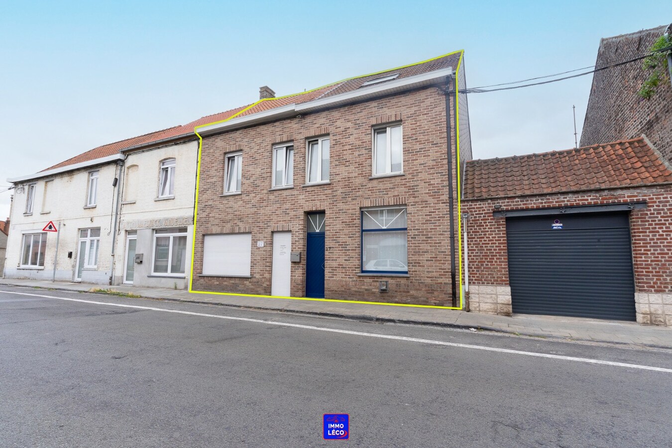 Maison d'habitation avec commerce, jardin, garage, EXCELLENT POTENTIEL !! 