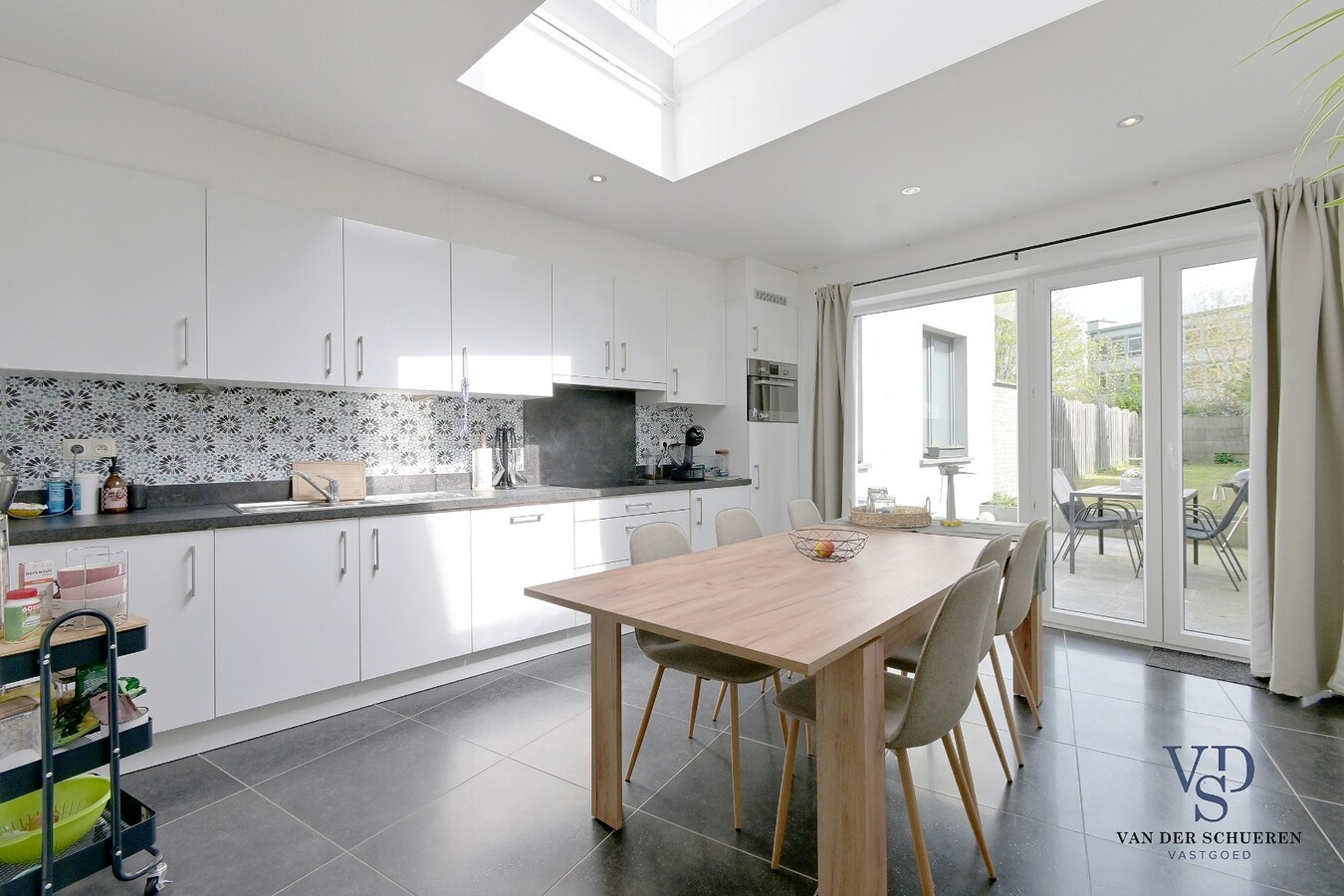 Comfortabele woning met tuin op topligging in Gavere. 