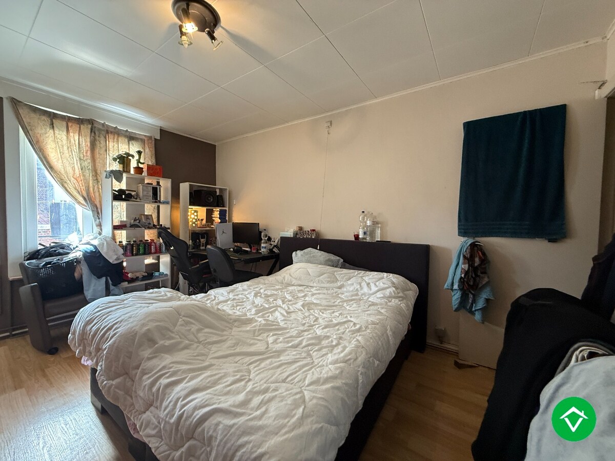 Rijwoning met 2 slaapkamers en koer te Roeselare 
