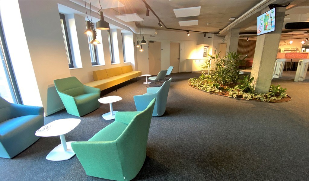 Volledig vernieuwde kantoren te huur in Zwijnaarde