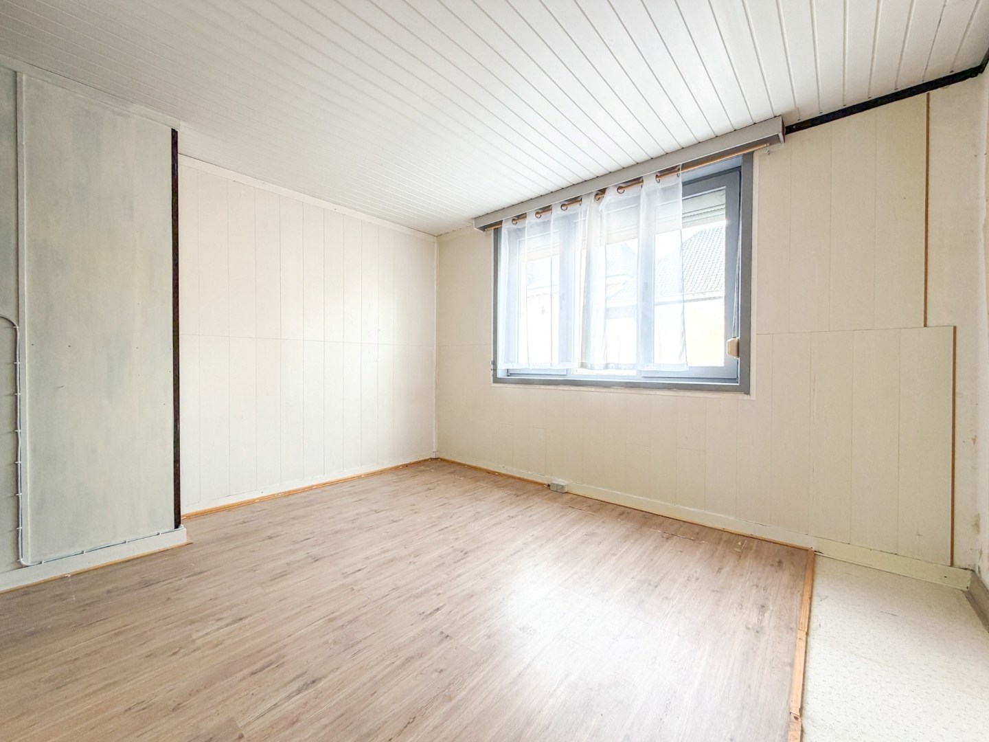 Ruime tussenwoning (211 m²) met zonnige koer, 3 slpk, Torhout 
