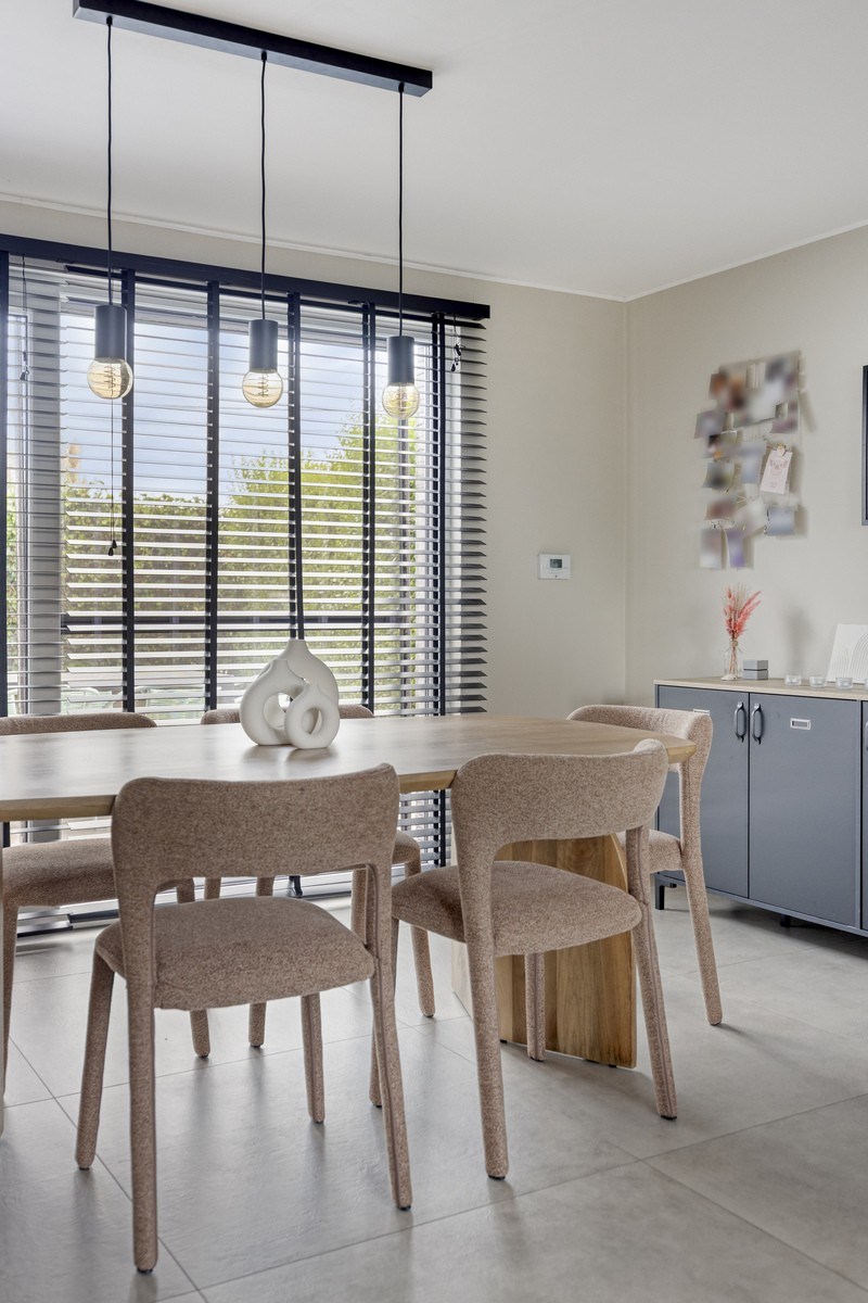 Halfopen bebouwing met 3 slaapkamers, tuin en garage 