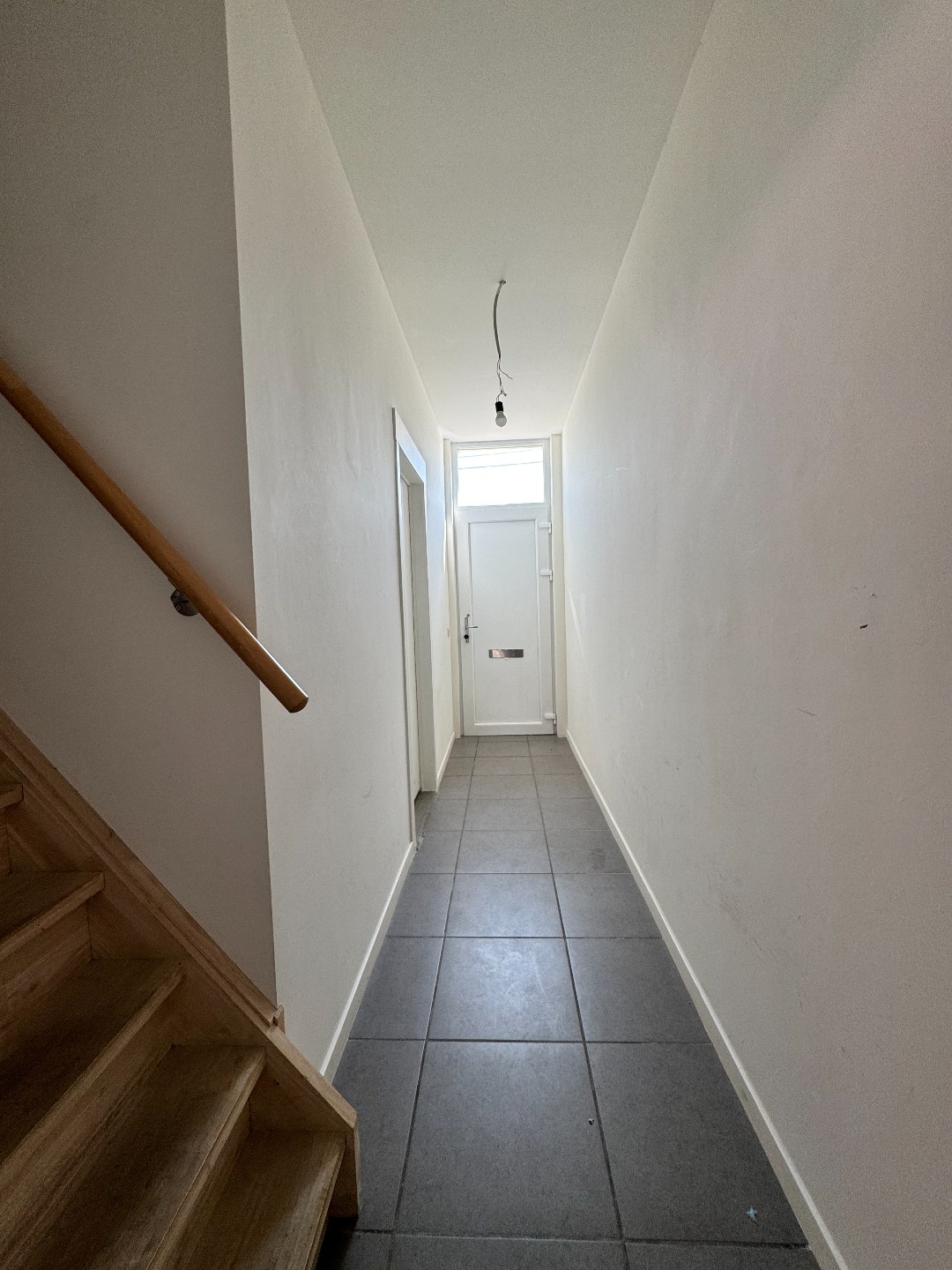 Bemeubeld woning met tuin en 2 slaapkamers 