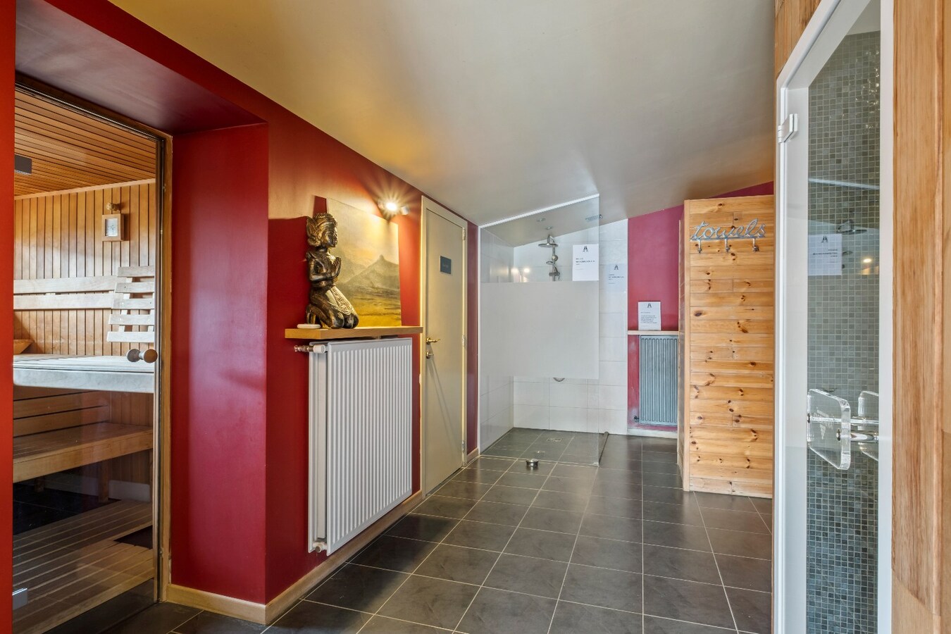 Exclusieve villa met buitenzwembad en privéwelness te Waregem ! 