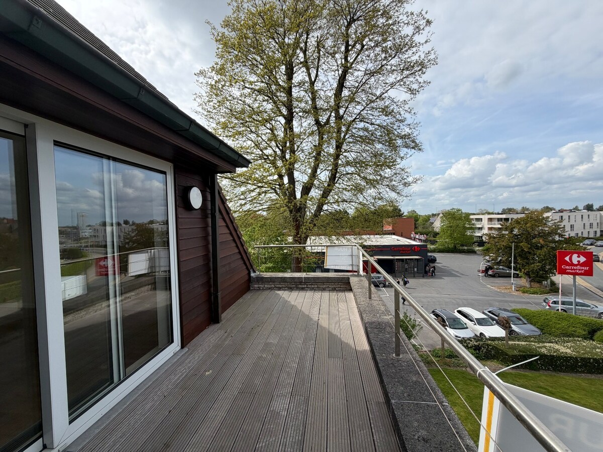 Ruim appartement met 2 terrassen nabij de Schelde. 