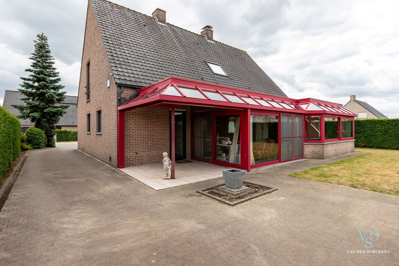 Degelijke, eigentijdse villa 