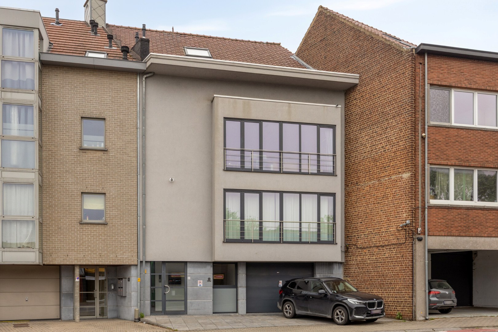 Instapklaar duplex app. met 2 slpk te centrum Halle 