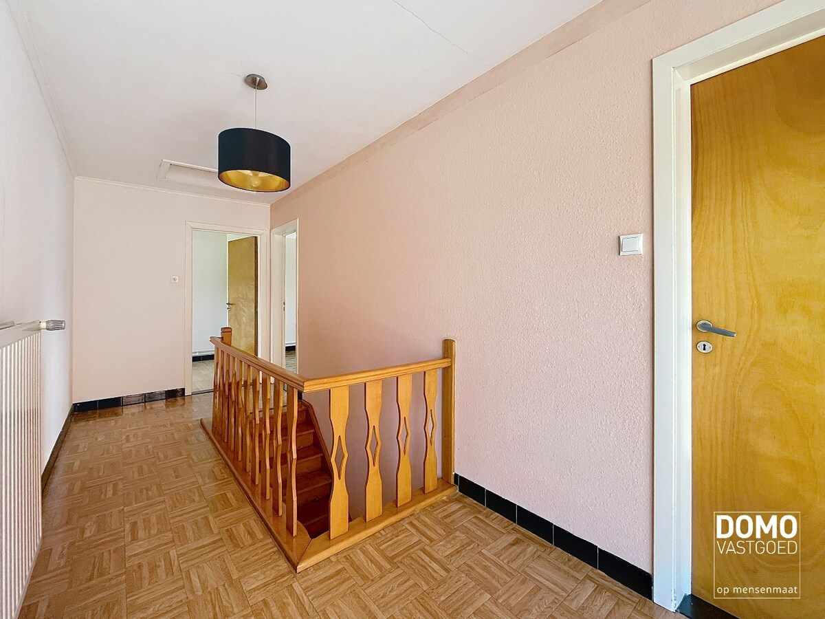 RUIME WONING MET TUIN, GARAGE &amp; 3 SLAAPKAMERS RUSTIG GELEGEN LANGS HET KANAAL MET EPC C TE BERINGEN 