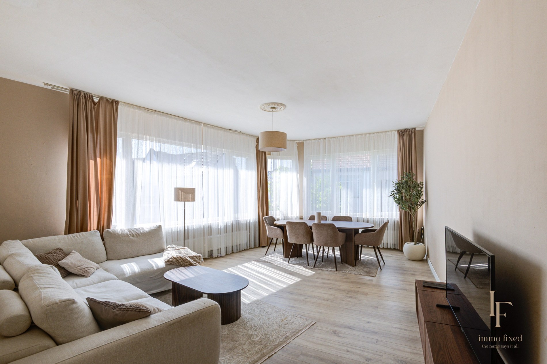 Appartement met twee slaapkamers en gezellig terrasje te Merksem! 